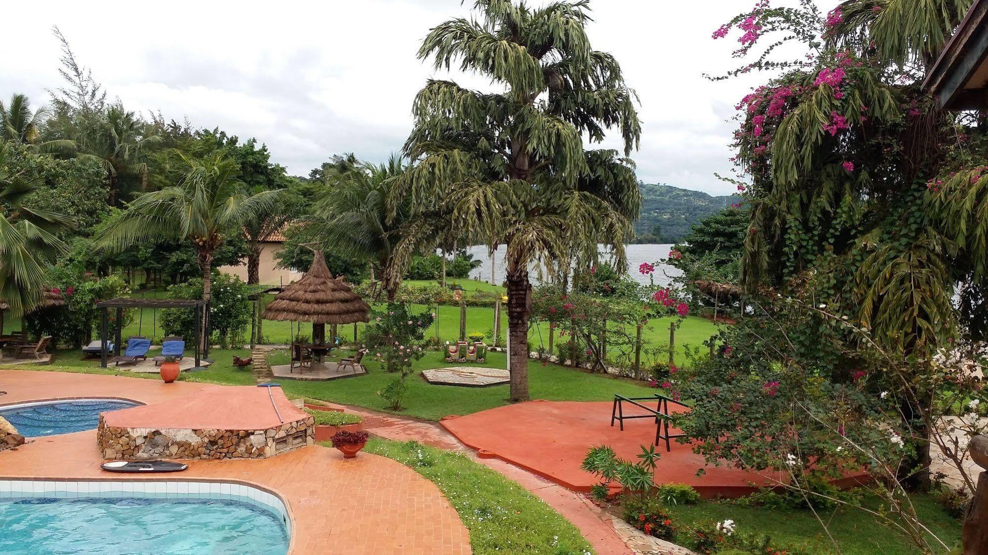 Afrikiko River Front Resort Akosombo Extérieur photo